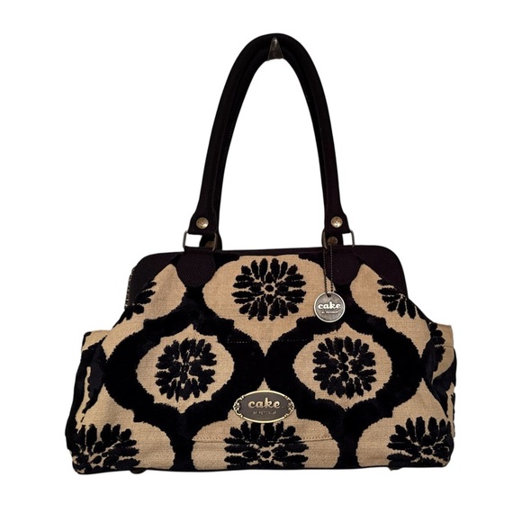 Petunia Pickle Bottom Diaper Bag - Picture 1 of 12